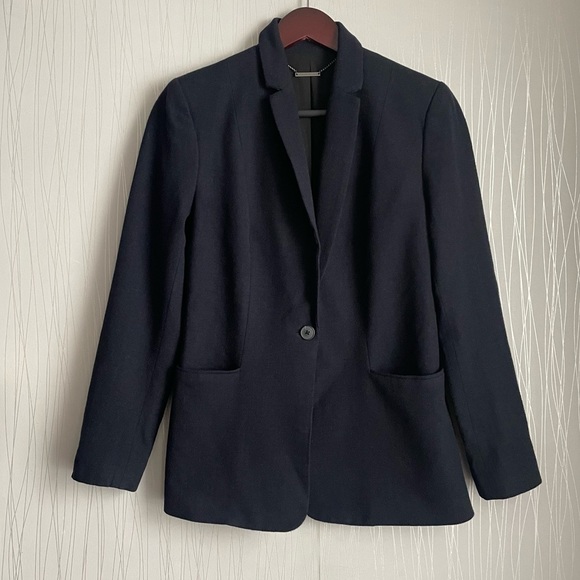 Elie Tahari Jackets & Blazers - Elie Tahari Wool Blazer Dark Navy Blue Women’s size 8